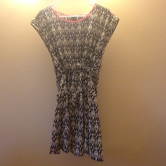 Short sleeve back and white dress.