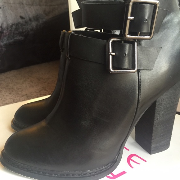 ONE DAY SALE! 🎉Chinese Laundry Buckle Bootie - Picture 4 of 4