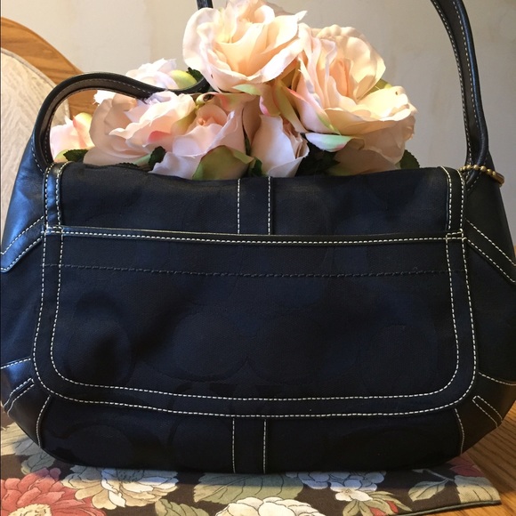 Black Coach shoulder bag - Picture 2 of 3