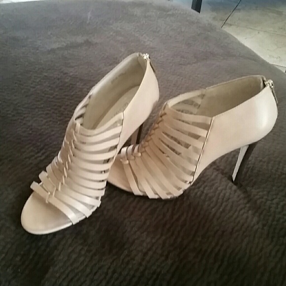 Authentic Michael Kors Shoes - Picture 2 of 4