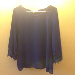 Navy blue long sleeve top!