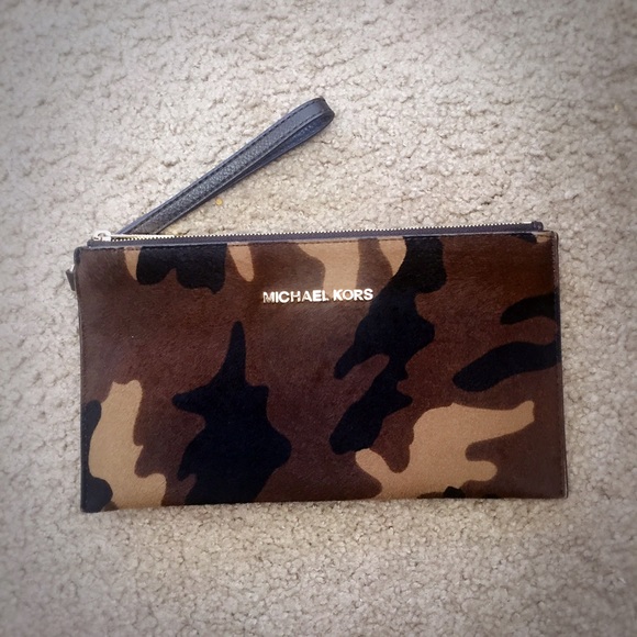 Michael Kors wristlet