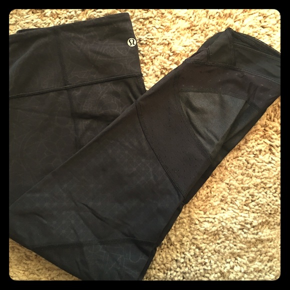 Lulu Lemon Yoga Capri Leggings