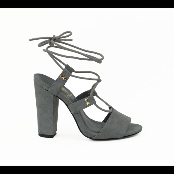{LAST 1} 5x HP 🎉🎉NIB Hot lace up grey heels - Picture 2 of 4