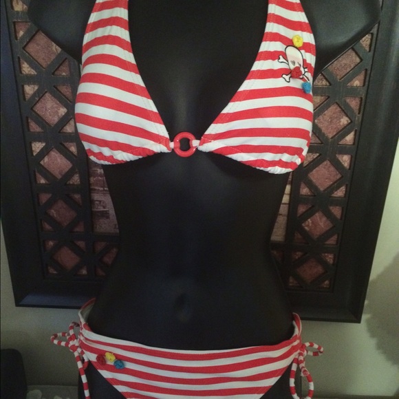 Gorgeous two-piece - Picture 1 of 4