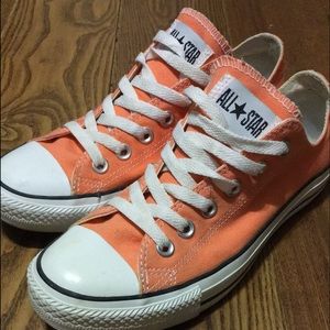 Peach converse