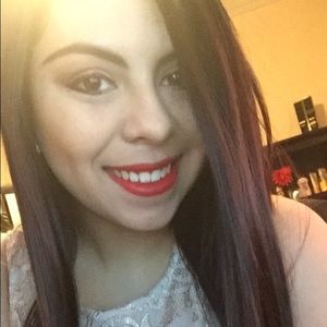 Meet your Posher, Cynthia