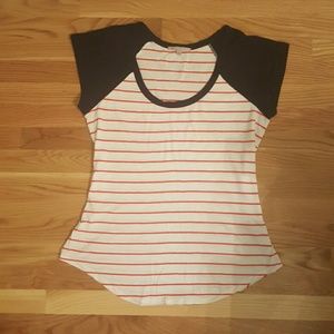 Casual baseball cap sleeve tee