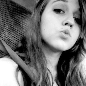 Meet your Posher, Courtney