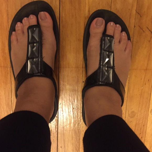 Black fitflops with black jewels
