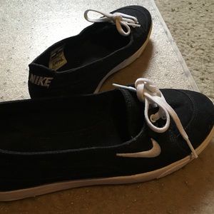 Nike shoes worn once
