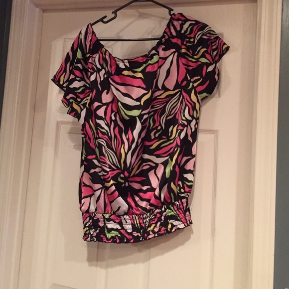 Colorful Blouse - Picture 2 of 3