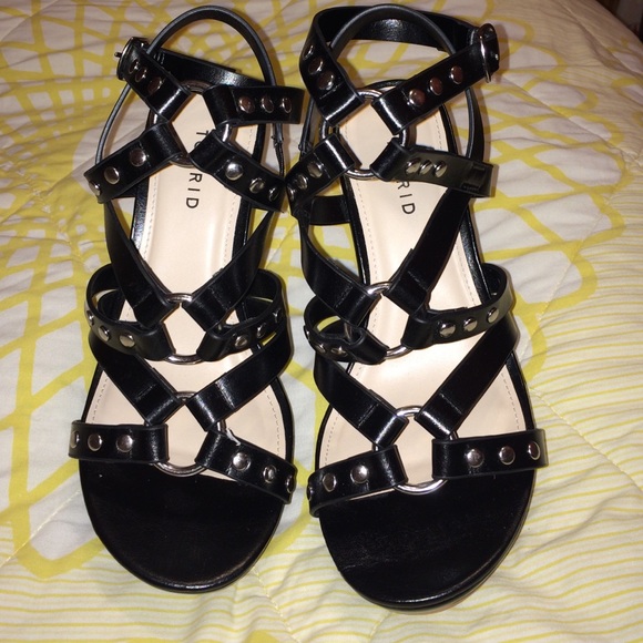 Black wedge platform sandals