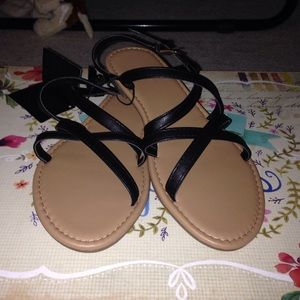 Forever 21 Black Strappy Sandals Size 7 NWT