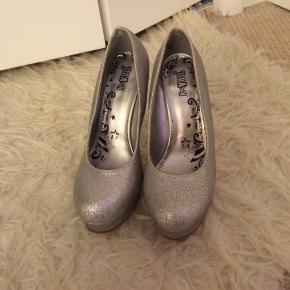 Silver Glitter Pumps - Picture 1 of 4