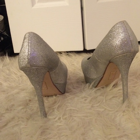 Silver Glitter Pumps - Picture 3 of 4