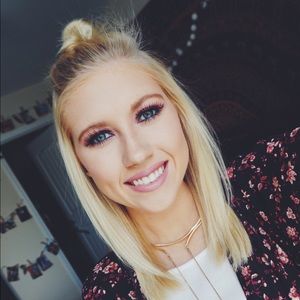 Meet your Posher, Mallory