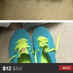 Nike tennis shoes SOLD