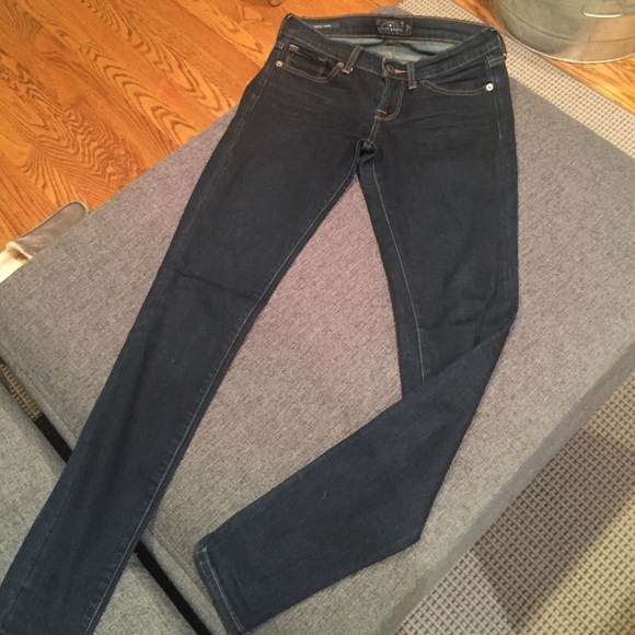Dark blue skinny jean