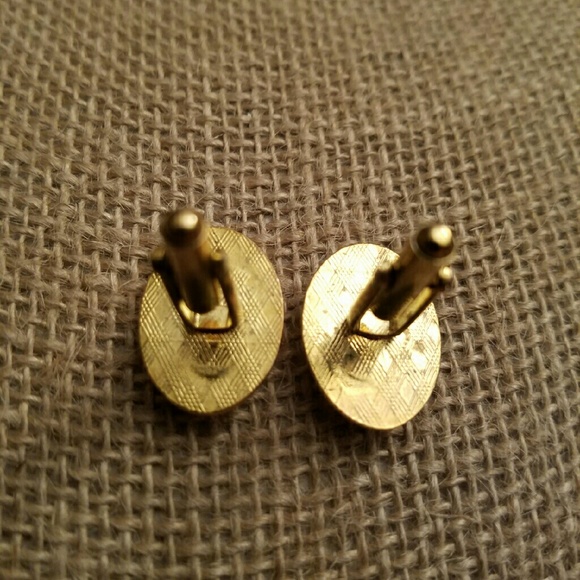 🍒HP🍒VINTAGE AMETHYST AND GOLD TONE CUFFLINKS - Picture 2 of 2