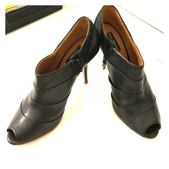 Zara Black Peep toe Booties with side zippers 👠👠