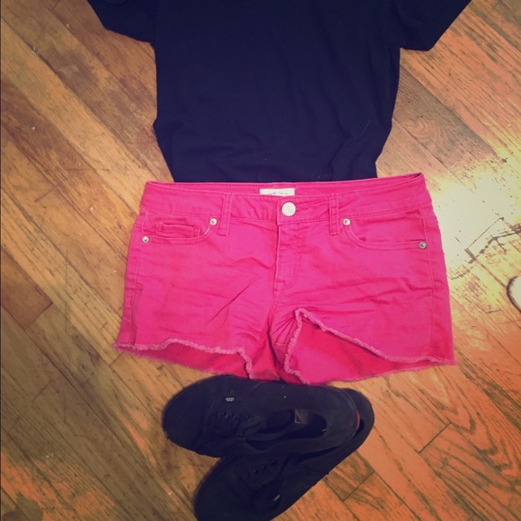 Low rise pink Aeropostale shorts