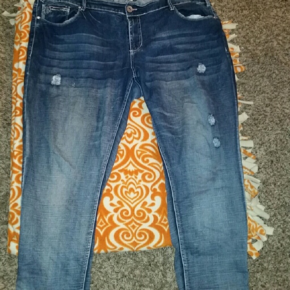 Washed ripped style Jeans