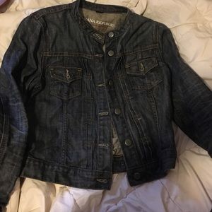 Brand new Banana republic jean jacket. Size Small