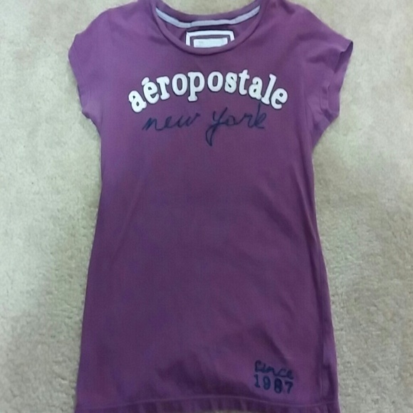 Size L Aeropostale shirt :)
