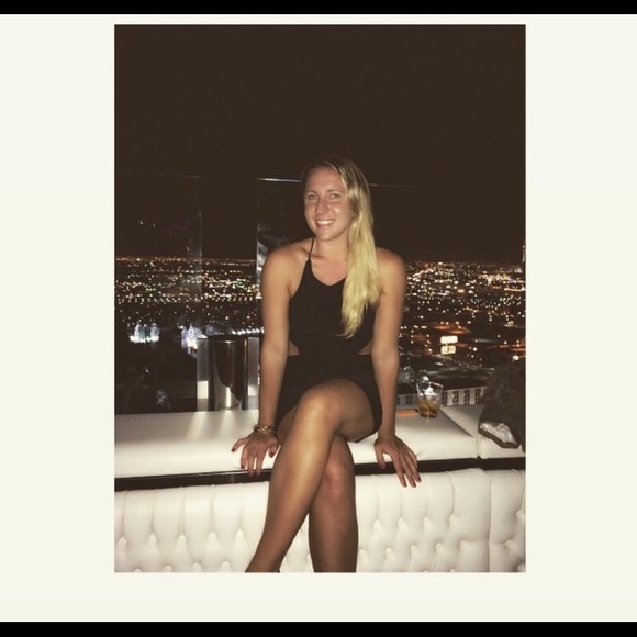 Sexy Black Dress with open back 💋👗 - Picture 2 of 2