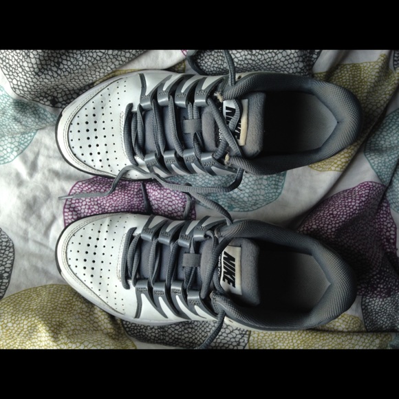 Nike vapor court shoes