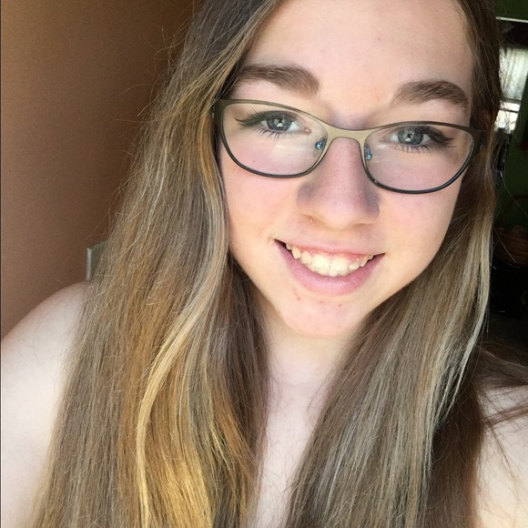 Meet your Posher, Elizabeth - Picture 1 of 1