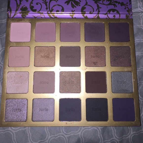 20 colors Tarte eyeshadow pallet!
