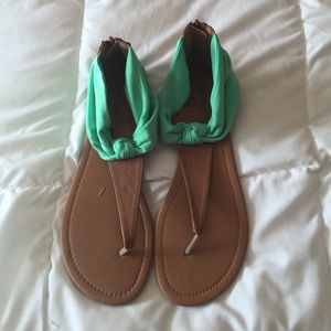 NWOT Sandals