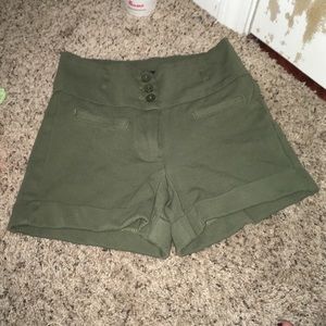 Olive fabric high wasted shorts