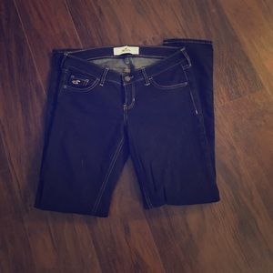 5S Hollister skinny jeans in dark wash- NWOT