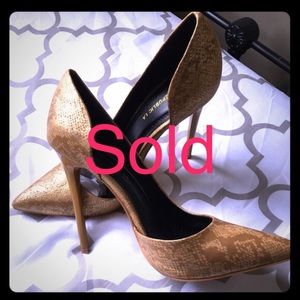 Gold High heels