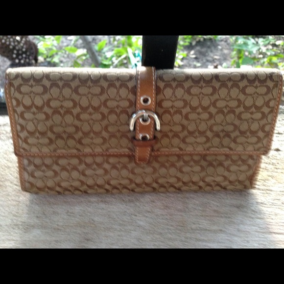 coach cloth wallet