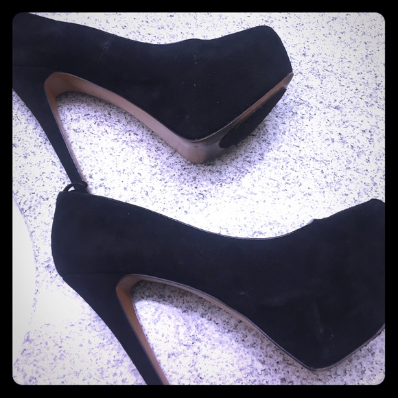 Black high heels.