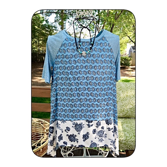 Baby blue mixed pattern tunic! Stunning! LAST ONE! - Picture 3 of 4