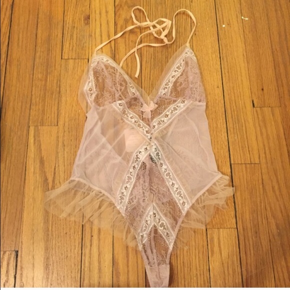 VS Designer Pastel Ruffle Lace Teddy! - Picture 4 of 4