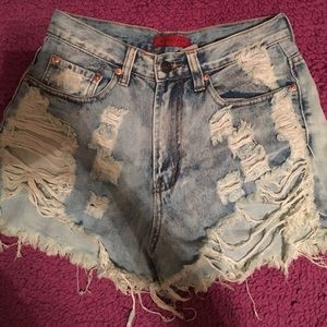 High wasted denim shorts