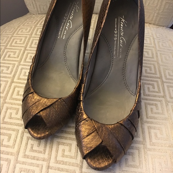 Closet Cleanout - Kenneth Cole Bronze pumps