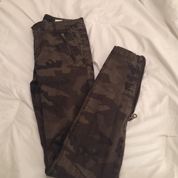 Camo skinny jeans!