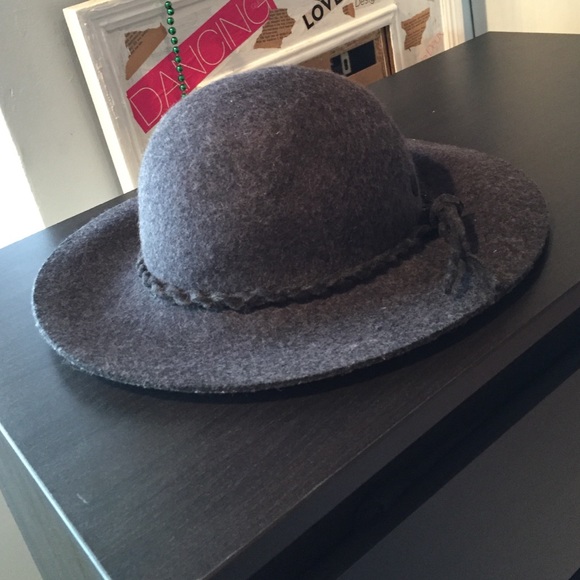 Hat - Picture 2 of 3