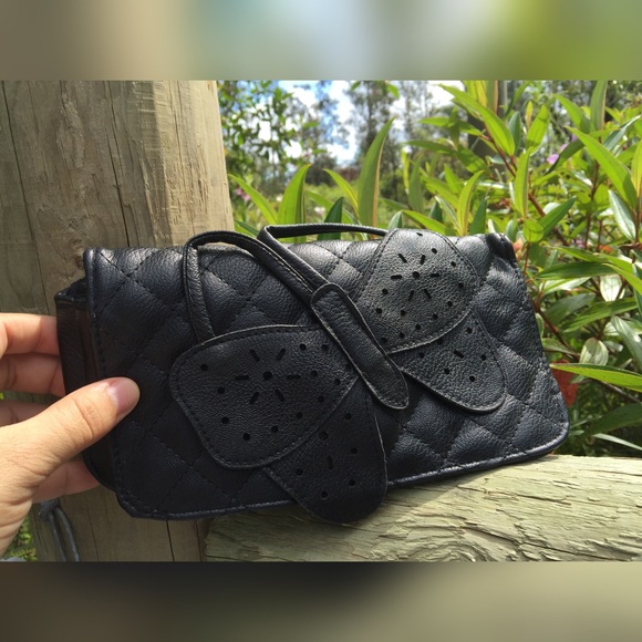 🐝 HUGE SALE 🐝 Butterfly clutch / cross body Bag