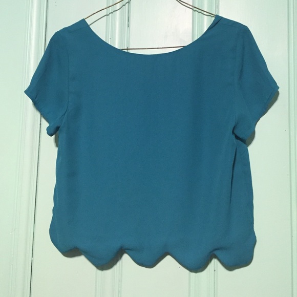 Teal LA Hearts Scalloped Crop Top - Picture 2 of 3