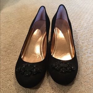 BCBG closed toe wedge