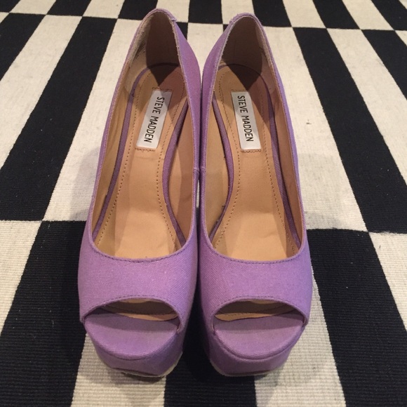 Steve Madden peep toe platforms!
