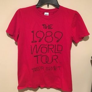 Taylor Swift T-shirt
